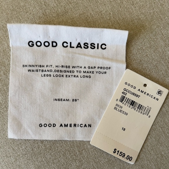 Good American Good Classic Distressed Straight Leg Jeans - Picture 14 of 14